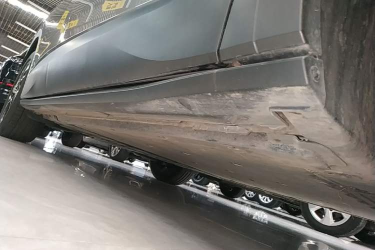 Used Volkswagen ID.4 CROZZ 2025 Pure Edition Right Side Sill