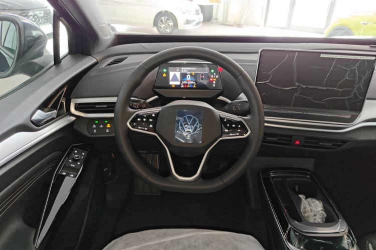 Used Volkswagen ID.4 CROZZ 2025 Pure Edition Steering Wheel
