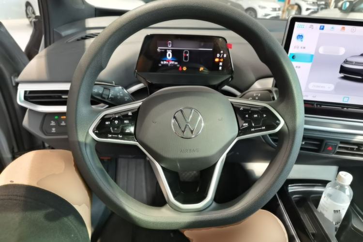 Used Volkswagen ID.4 CROZZ 2025 Pure Edition Steering Wheel