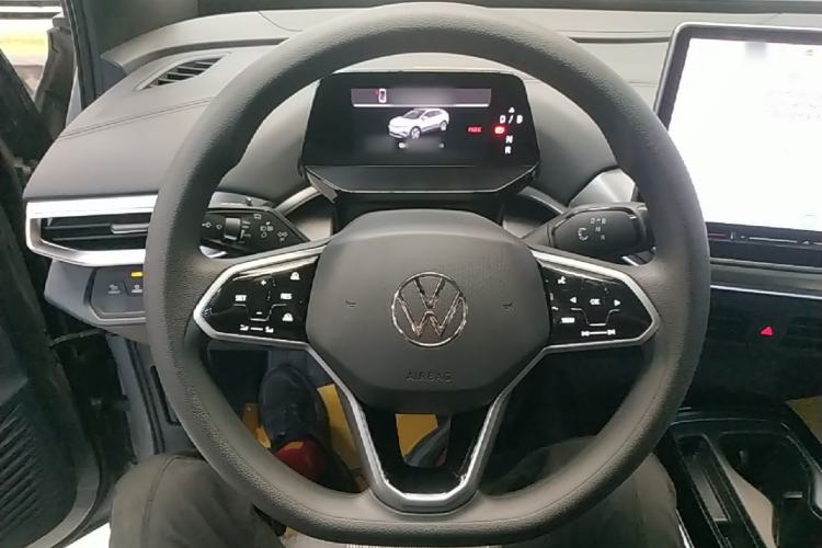 Used Volkswagen ID.4 CROZZ 2025 Pure Edition Steering Wheel