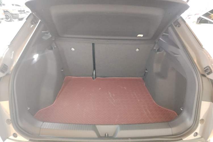 Used Volkswagen ID.4 CROZZ 2025 Pure Edition Trunk