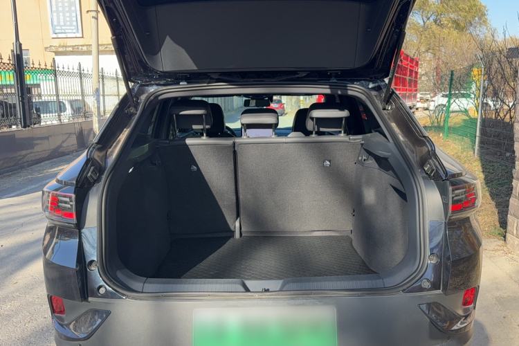 Used Volkswagen ID.4 CROZZ 2025 Pure Edition Trunk