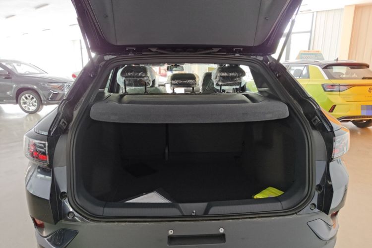 Used Volkswagen ID.4 CROZZ 2025 Pure Edition Trunk