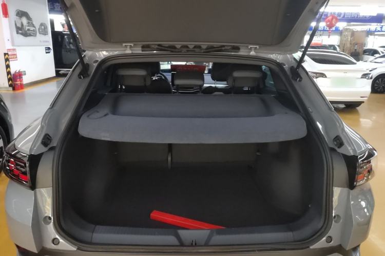 Used Volkswagen ID.4 CROZZ 2025 Pure Edition Trunk
