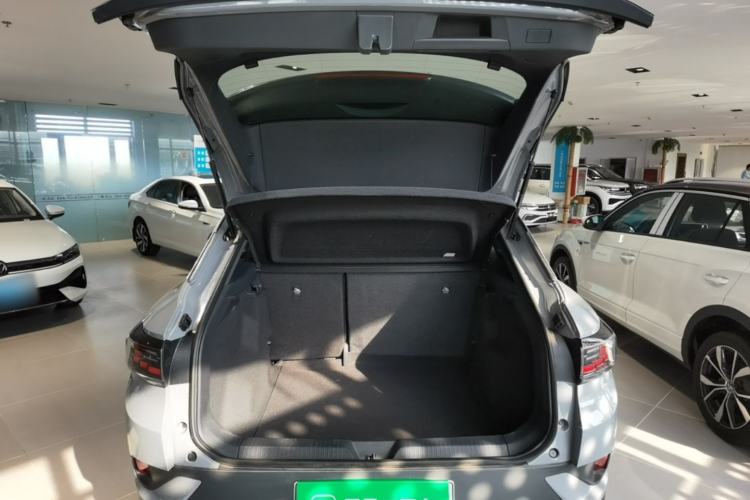 Used Volkswagen ID.4 CROZZ 2025 Pure Edition Trunk