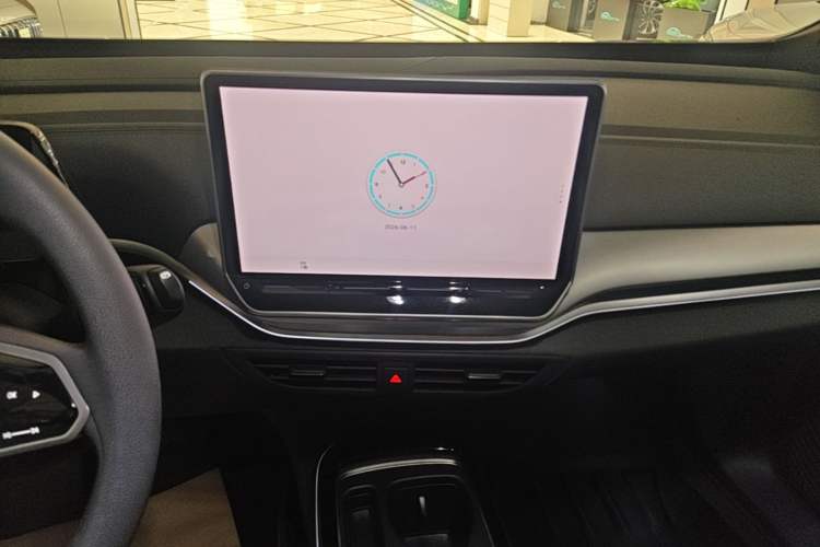 Used Volkswagen ID.4 CROZZ 2025 Pure Edition Audio And AC Panel