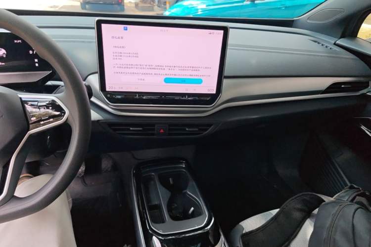 Used Volkswagen ID.4 CROZZ 2025 Pure Edition Audio And AC Panel