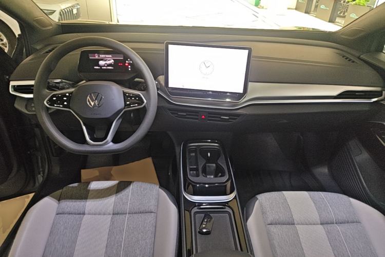 Used Volkswagen ID.4 CROZZ 2025 Pure Edition Center Console