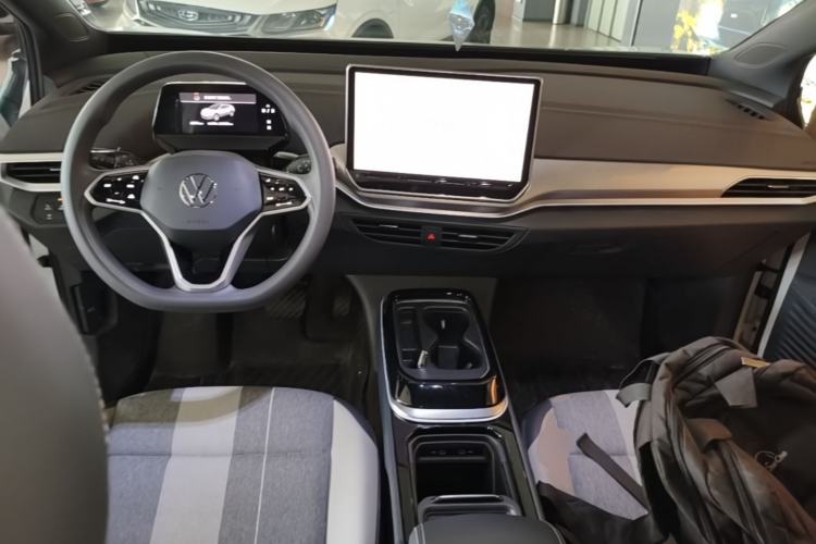 Used Volkswagen ID.4 CROZZ 2025 Pure Edition Center Console