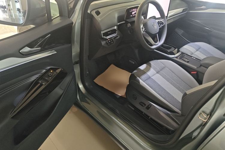 Used Volkswagen ID.4 CROZZ 2025 Pure Edition Driver Seat
