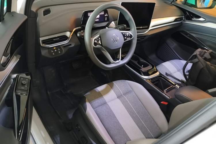Used Volkswagen ID.4 CROZZ 2025 Pure Edition Driver Seat