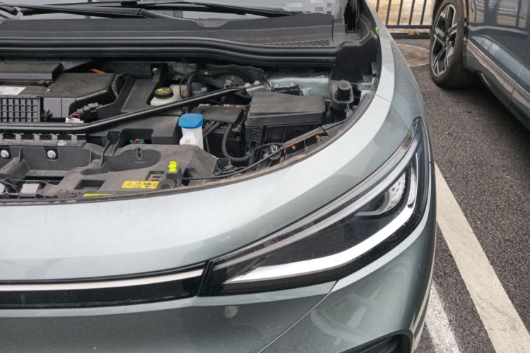 Used Volkswagen ID.4 CROZZ 2025 Pure Edition Engine Bay Left