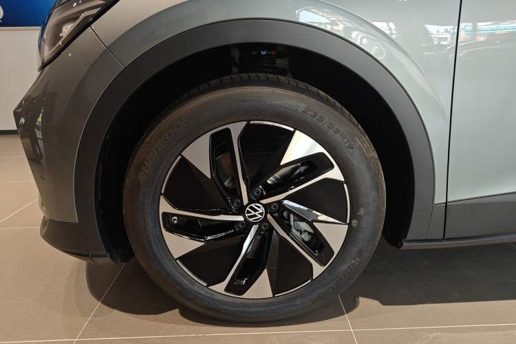 Used Volkswagen ID.4 CROZZ 2025 Pure Edition Exterior 4