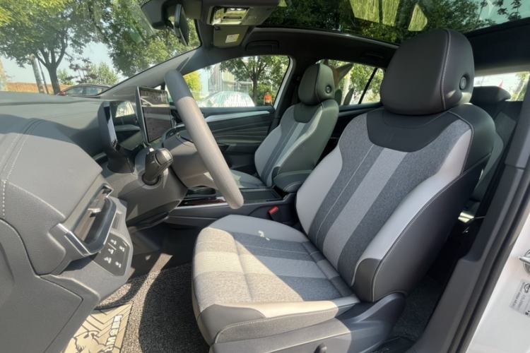 Used Volkswagen ID.4 CROZZ 2025 Pure Edition Interior 5