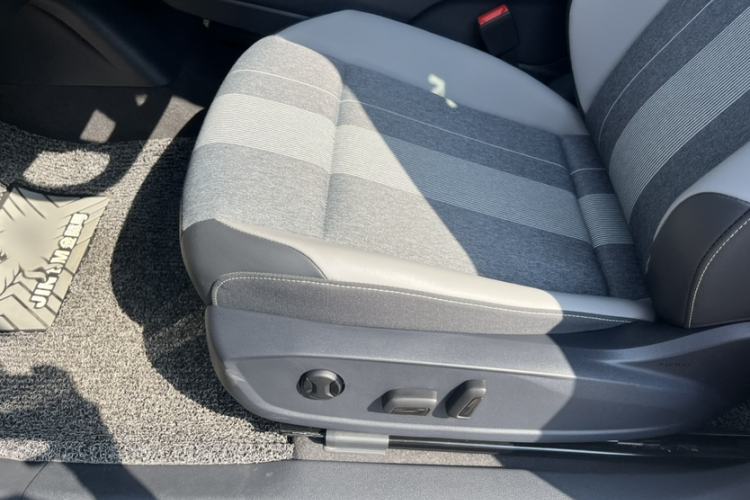 Used Volkswagen ID.4 CROZZ 2025 Pure Edition Interior 6