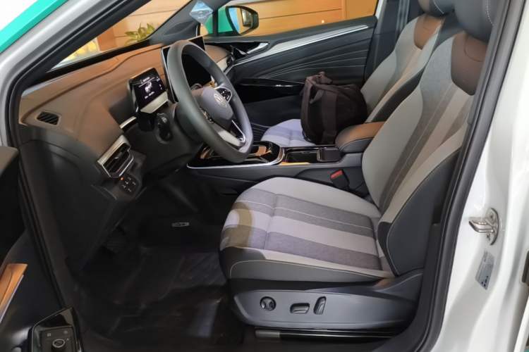 Used Volkswagen ID.4 CROZZ 2025 Pure Edition Left Front Seat