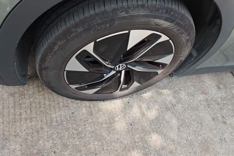 Used Volkswagen ID.4 CROZZ 2025 Pure Edition Left Front Wheel Hub