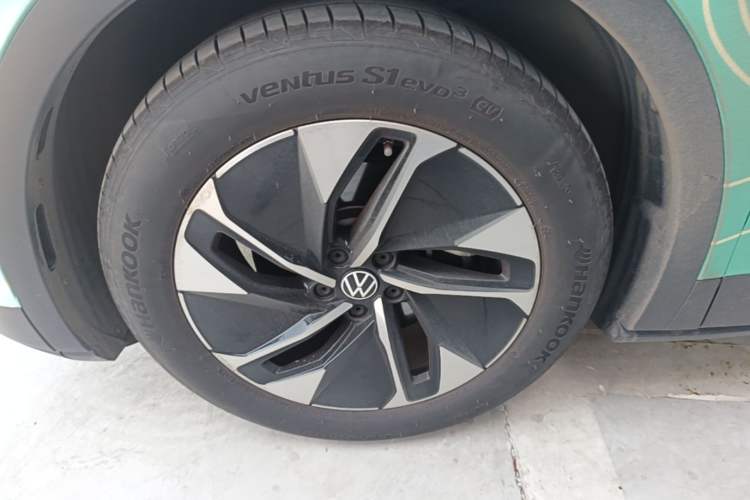 Used Volkswagen ID.4 CROZZ 2025 Pure Edition Left Front Wheel Hub