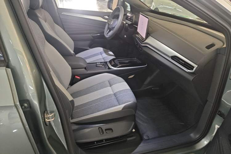 Used Volkswagen ID.4 CROZZ 2025 Pure Edition Right Front Seat