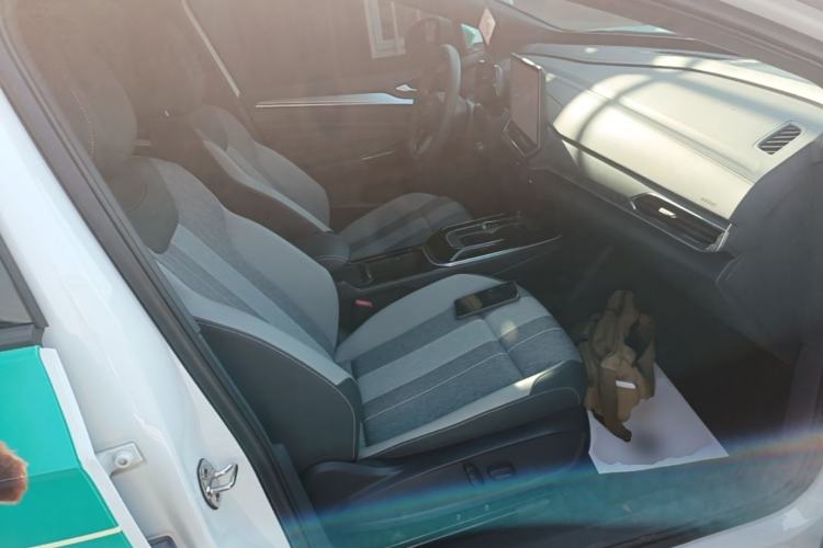 Used Volkswagen ID.4 CROZZ 2025 Pure Edition Right Front Seat