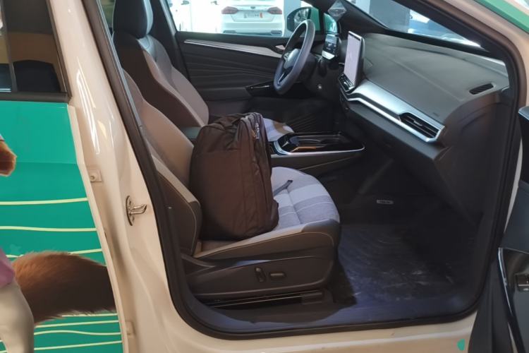 Used Volkswagen ID.4 CROZZ 2025 Pure Edition Right Front Seat