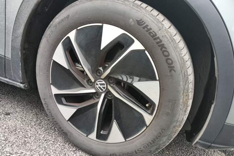 Used Volkswagen ID.4 CROZZ 2025 Pure Edition Right Front Wheel Hub