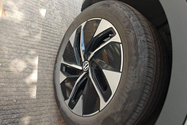 Used Volkswagen ID.4 CROZZ 2025 Pure Edition Right Rear Wheel Hub