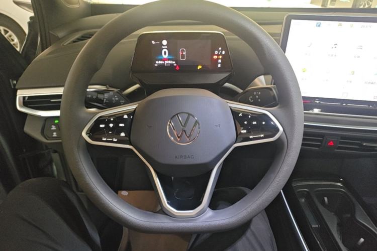 Used Volkswagen ID.4 CROZZ 2025 Pure Edition Steering Wheel