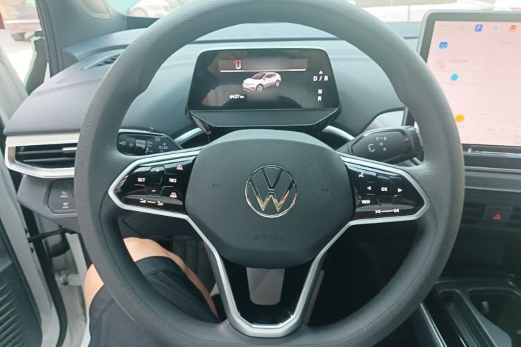 Used Volkswagen ID.4 CROZZ 2025 Pure Edition Steering Wheel