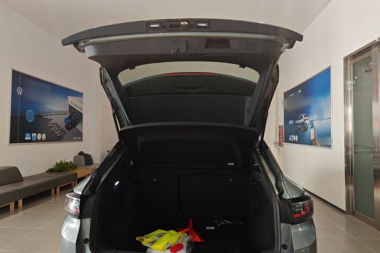 Used Volkswagen ID.4 CROZZ 2025 Pure Edition Trunk