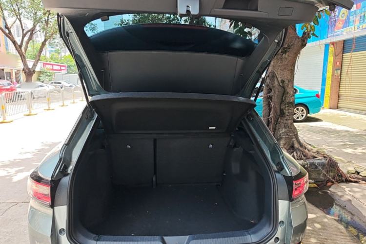 Used Volkswagen ID.4 CROZZ 2025 Pure Edition Trunk