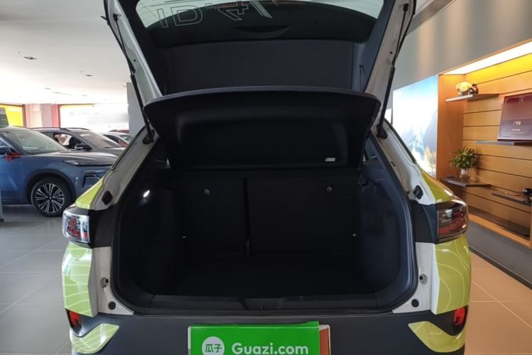 Used Volkswagen ID.4 CROZZ 2025 Pure Edition Trunk