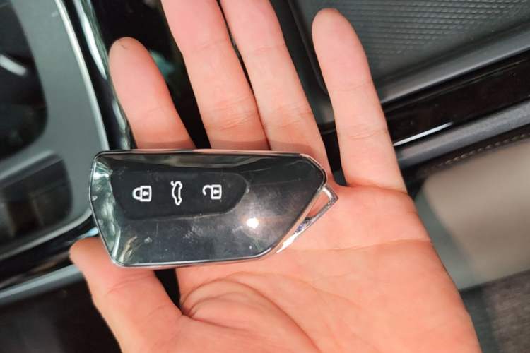 Used Volkswagen ID.4 CROZZ 2025 Pure Edition Vehicle Key