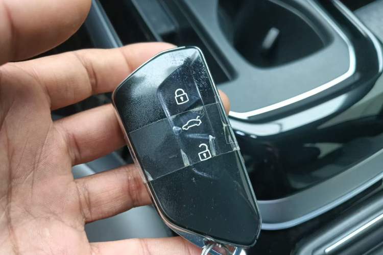 Used Volkswagen ID.4 CROZZ 2025 Pure Edition Vehicle Key
