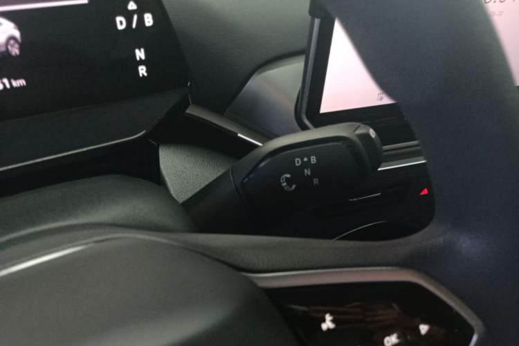 Used Volkswagen ID.4 CROZZ 2025 Pure Edition Gear Lever