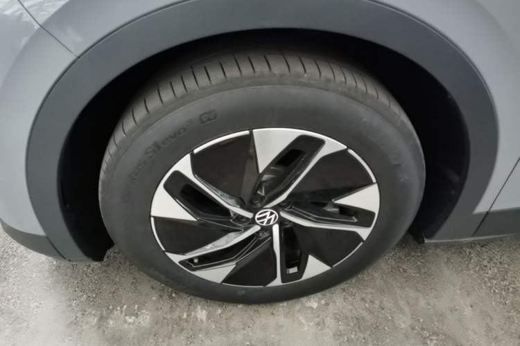 Used Volkswagen ID.4 CROZZ 2025 Pure Edition Left Front Wheel Hub