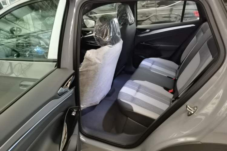 Used Volkswagen ID.4 CROZZ 2025 Pure Edition Left Rear Seat