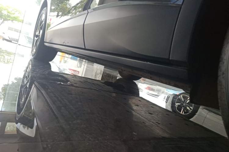 Used Volkswagen ID.4 CROZZ 2025 Pure Edition Left Side Sill