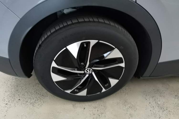 Used Volkswagen ID.4 CROZZ 2025 Pure Edition Right Rear Wheel Hub