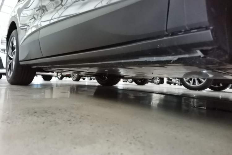Used Volkswagen ID.4 CROZZ 2025 Pure Edition Right Side Sill