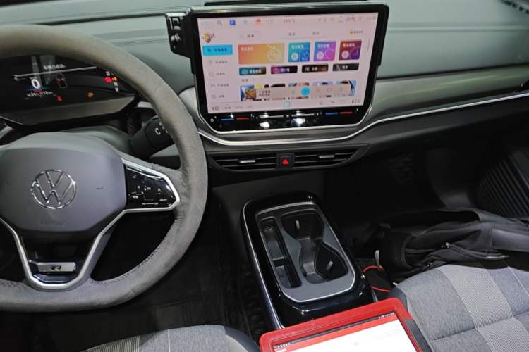 Used Volkswagen ID.4 CROZZ 2025 Pure Edition Audio And AC Panel