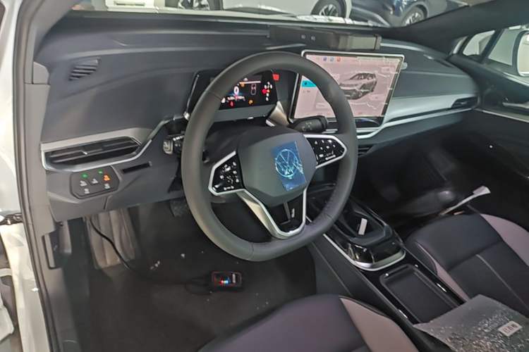 Used Volkswagen ID.4 CROZZ 2025 Pure Edition Center Console