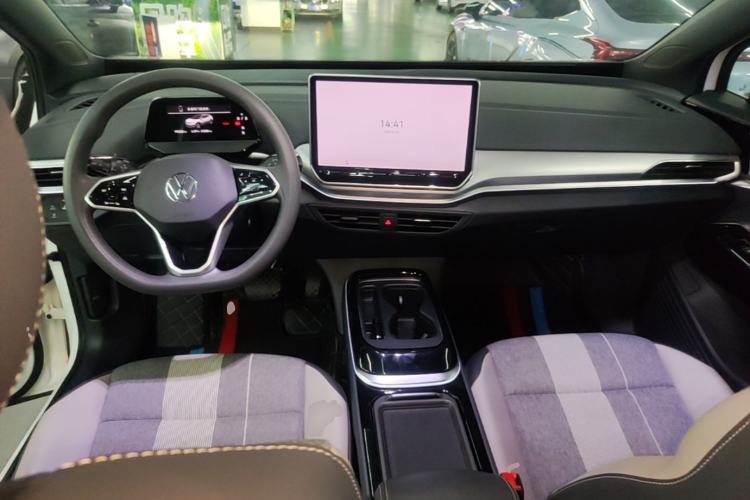 Used Volkswagen ID.4 CROZZ 2025 Pure Edition Center Console