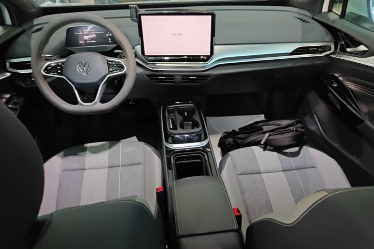 Used Volkswagen ID.4 CROZZ 2025 Pure Edition Center Console