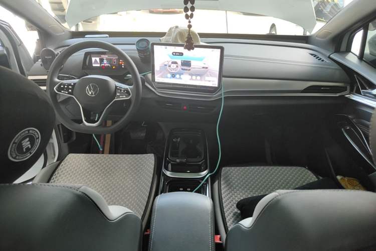 Used Volkswagen ID.4 CROZZ 2025 Pure Edition Center Console