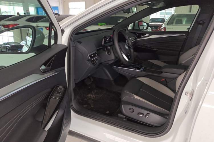 Used Volkswagen ID.4 CROZZ 2025 Pure Edition Driver Seat