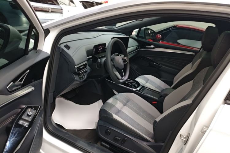 Used Volkswagen ID.4 CROZZ 2025 Pure Edition Driver Seat