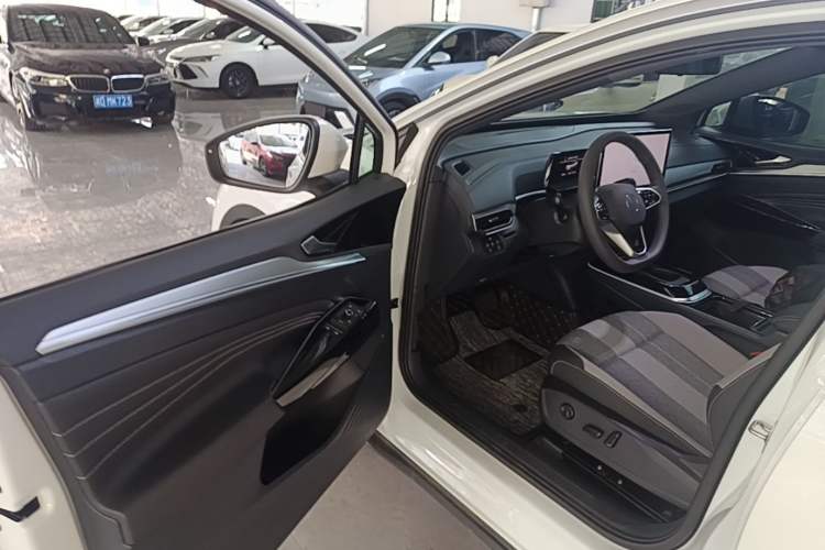Used Volkswagen ID.4 CROZZ 2025 Pure Edition Driver Seat
