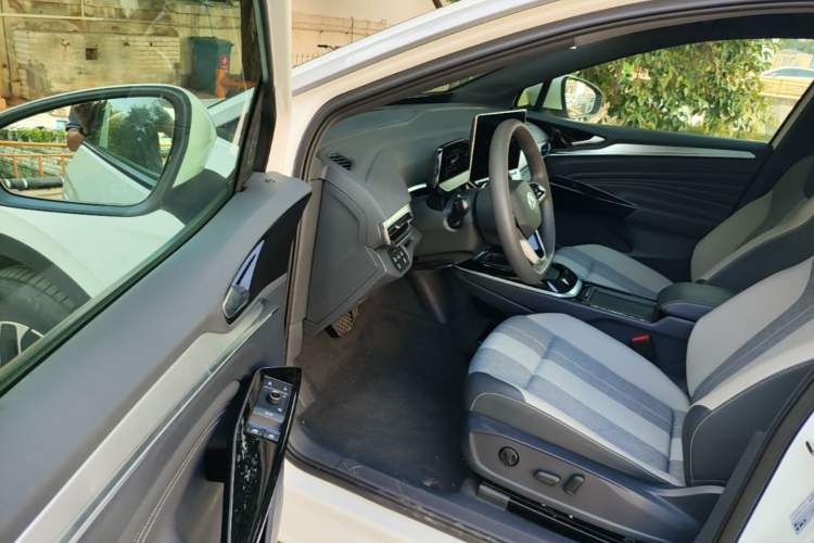Used Volkswagen ID.4 CROZZ 2025 Pure Edition Driver Seat