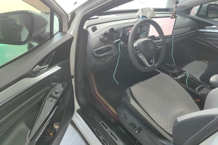 Used Volkswagen ID.4 CROZZ 2025 Pure Edition Driver Seat